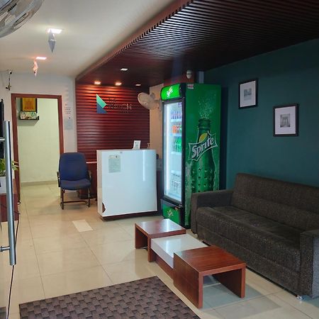 The Reach Hotel Kochi Exterior photo