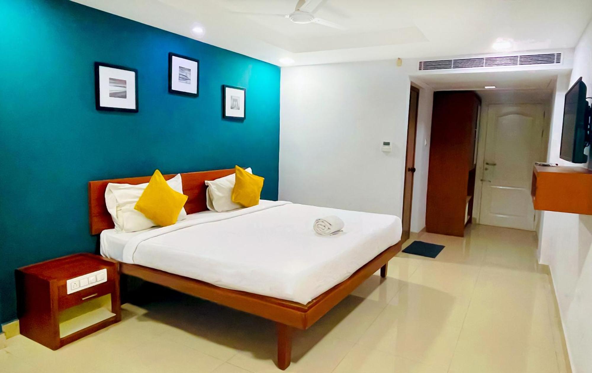 The Reach Hotel Kochi Exterior photo