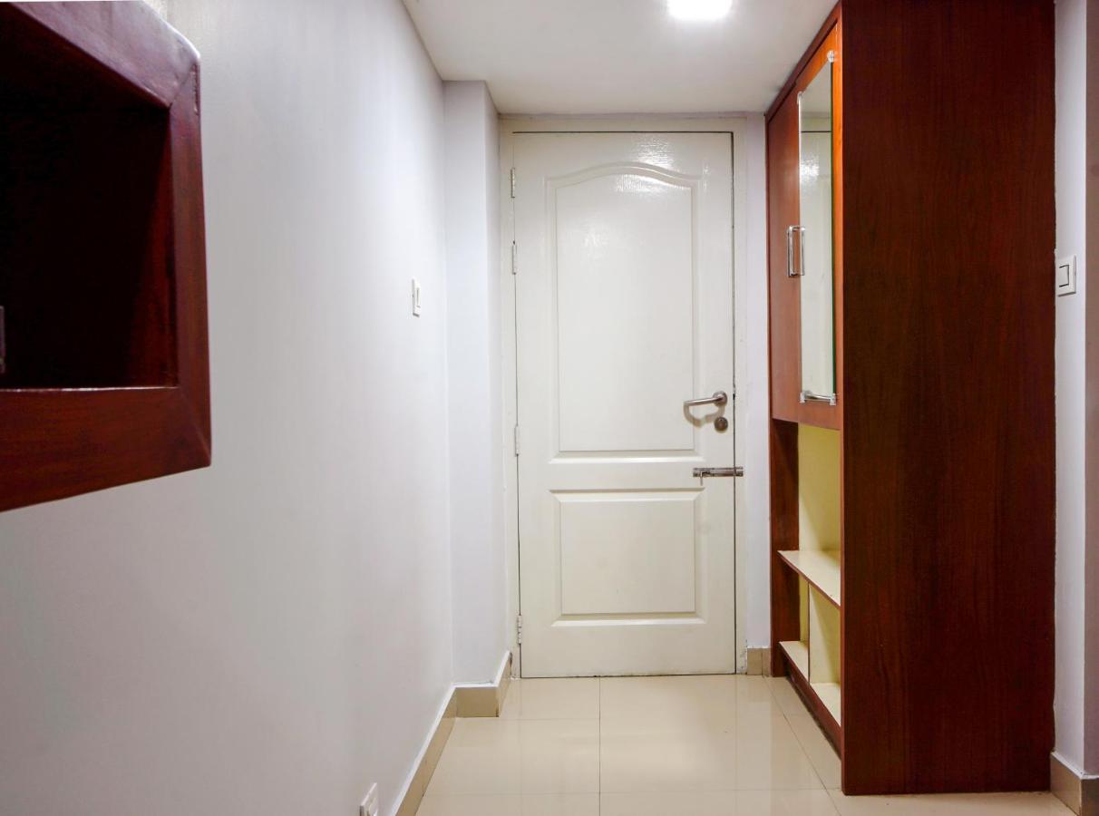 The Reach Hotel Kochi Exterior photo