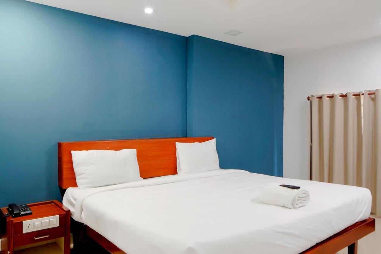 The Reach Hotel Kochi Exterior photo