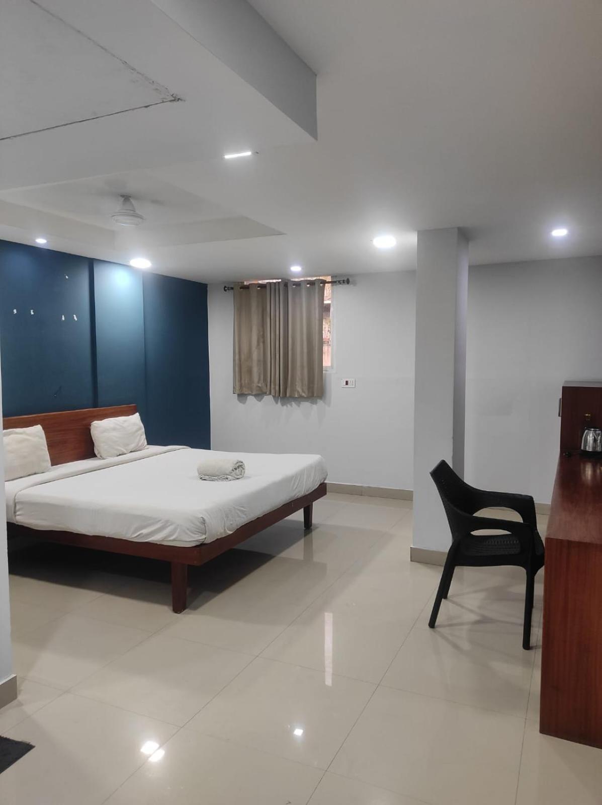 The Reach Hotel Kochi Exterior photo