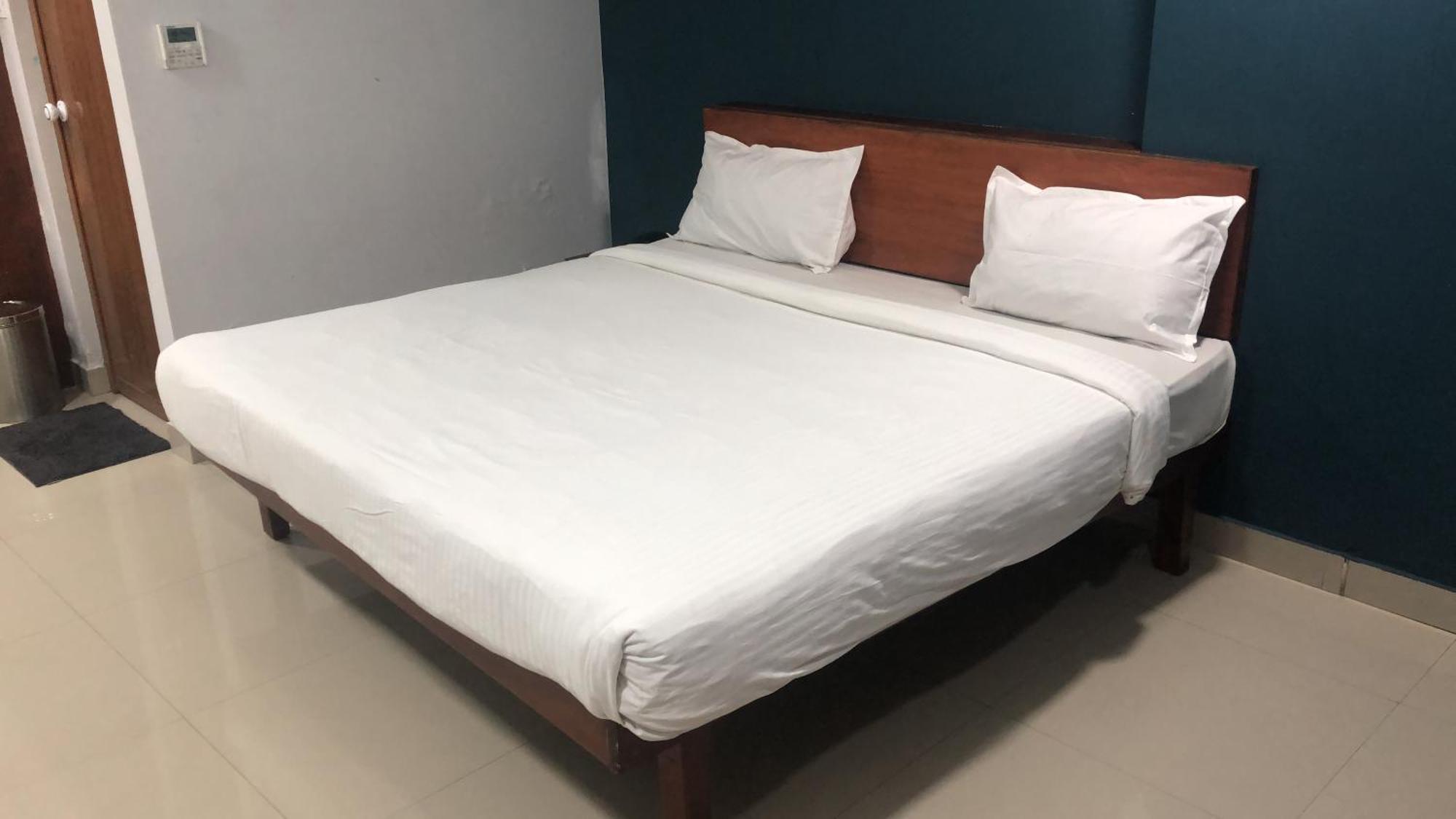 The Reach Hotel Kochi Exterior photo