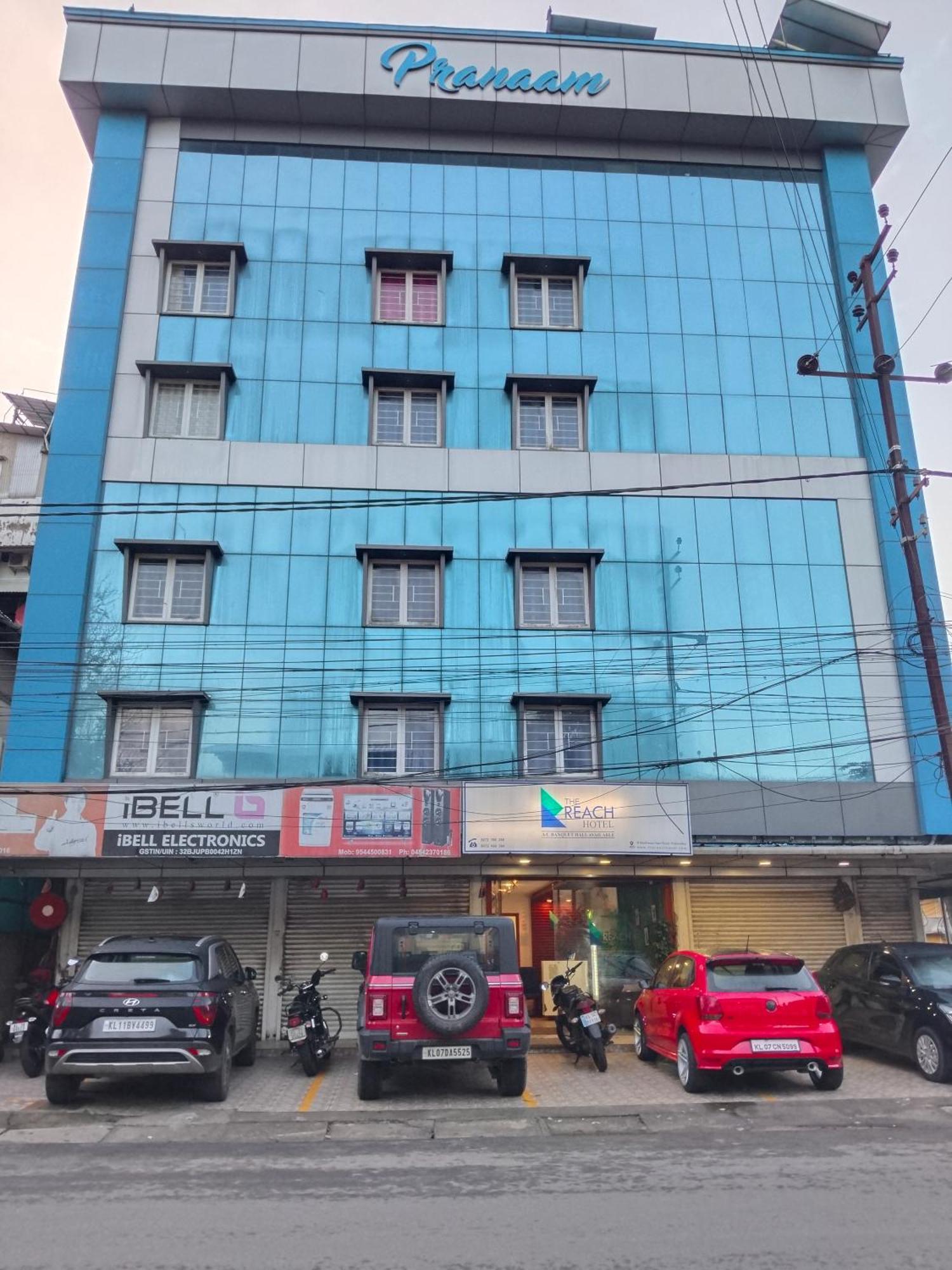 The Reach Hotel Kochi Exterior photo